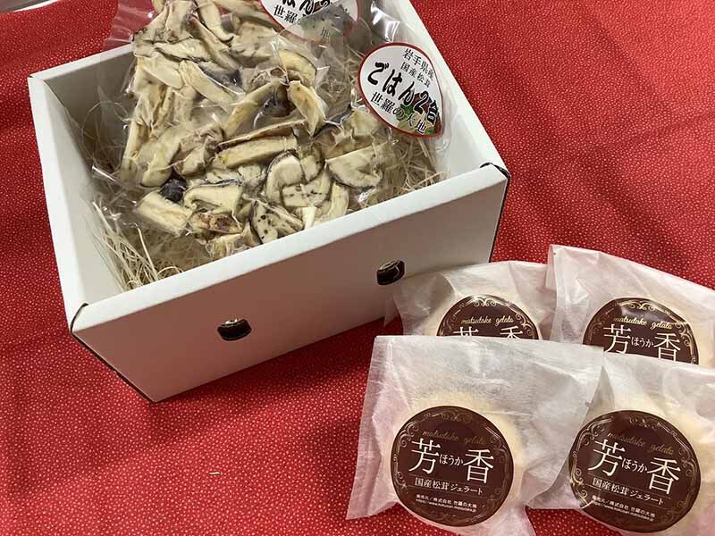国産松茸ジェラートもなかと冷凍国産松茸ご飯二合用パックのギフトの写真